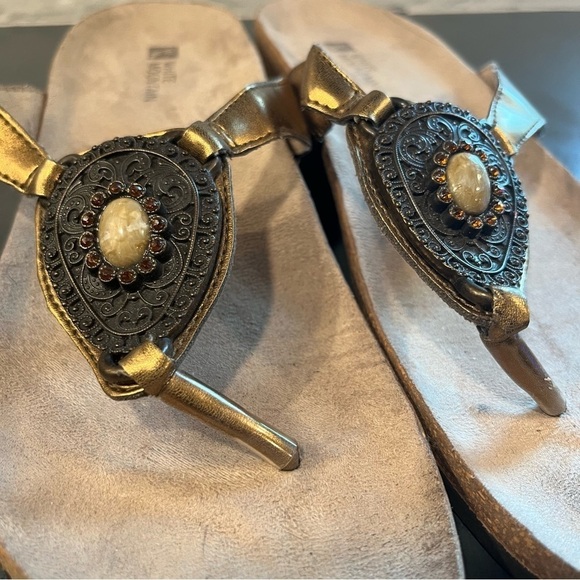 White Mountain sz 7 Abby embellished thong sandals wedge - Picture 4 of 16